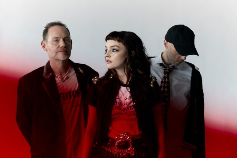 Chvrches Sign With Futures Music Group, Release “Roses,” Plot Glasgow and London Shows