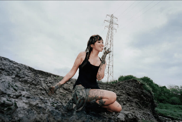 beabadoobee unveils Pylon and first arena Powerlines Tour