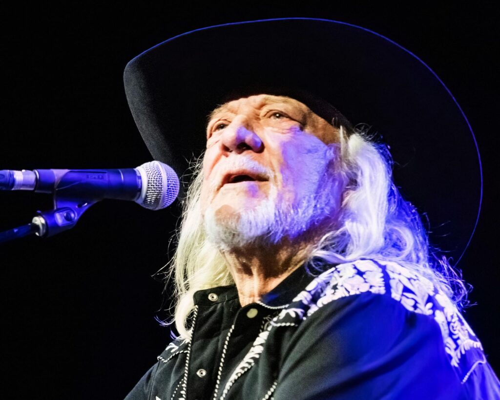 Country Hall of Famer John Anderson, Voice of ‘Swingin” and ‘Seminole Wind,’ Dies at 71