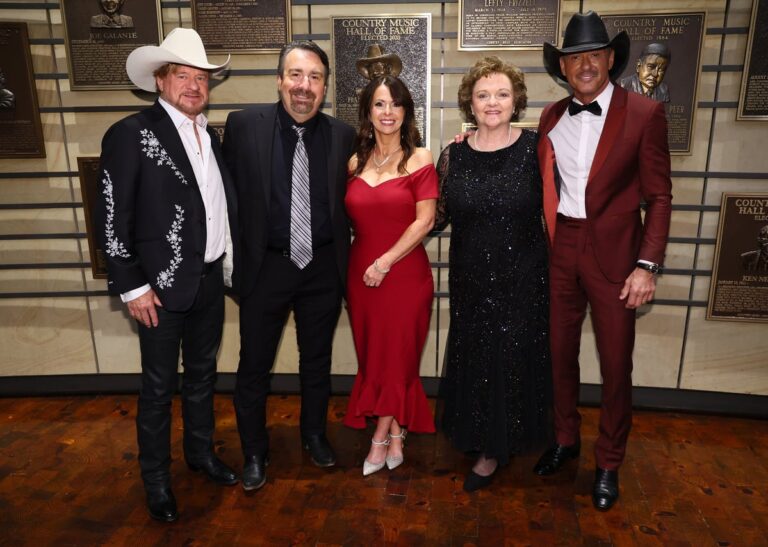Tim McGraw, Paul Overstreet and the Stanley Brothers Formally Enter the Country Music Hall of Fame